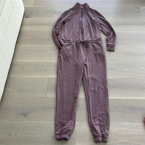 Beyond Yoga Ski Weekend Jumpsuit Mauve Cozy Fleece Size Small - Picture 4 of 7